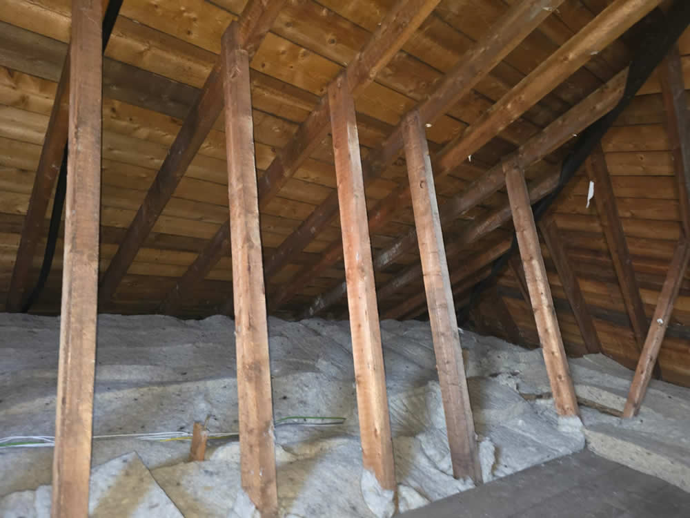Sheep wool loft insulation