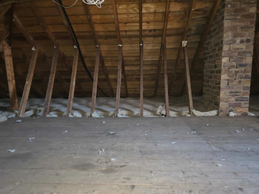 Sheep wool loft insulation